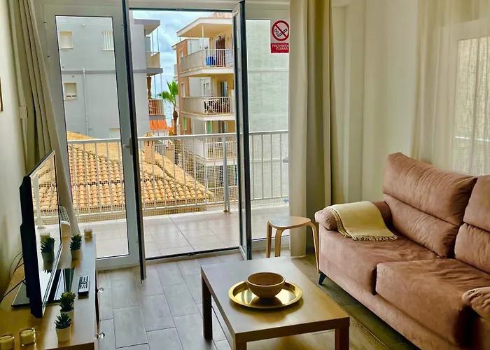 Spacious Apartment Right Next To Miramar Beach